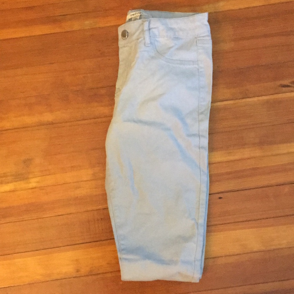 Light grey skinny jeans